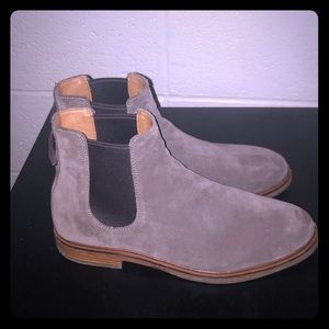Suede Chelsea boots (Clark’s)